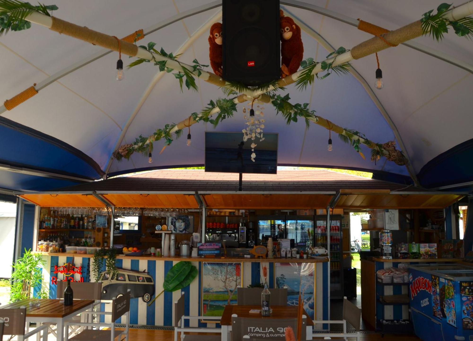 Camping Italia 90 Caravans Domaso Exterior photo